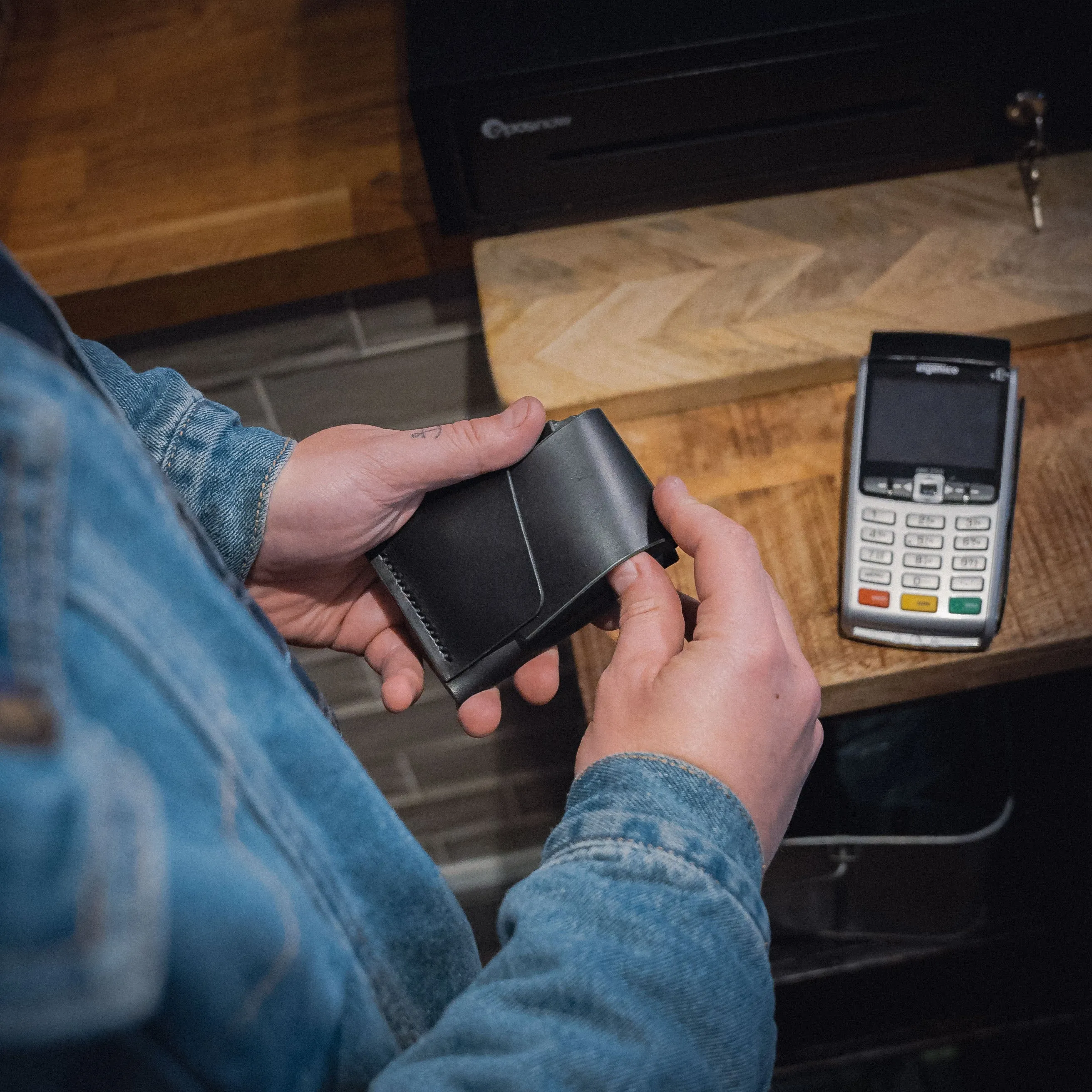 Pembrook 'Fold' Leather Cardholder - Ink Black