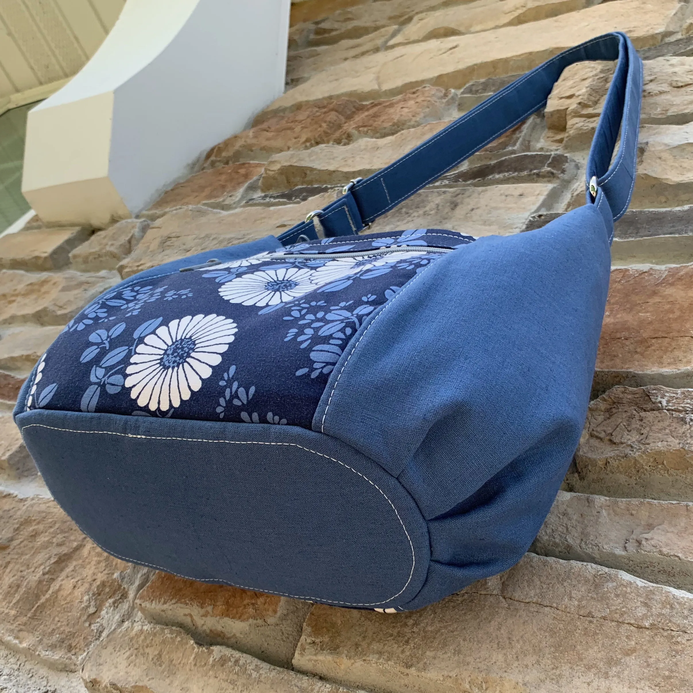 Shoreline Shoulder Bag Sewing Pattern